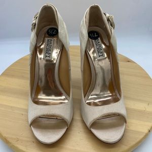 Badgley Mischka heels. (7.5)